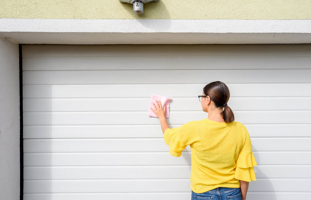 Larry Myers Garage Doors: Summer Garage Door Maintenance Tips