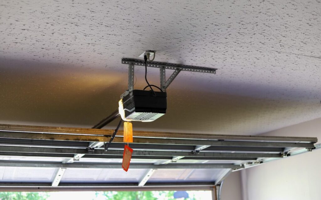 Dos and Don’ts When the Chain Falls off Your Garage Door Opener