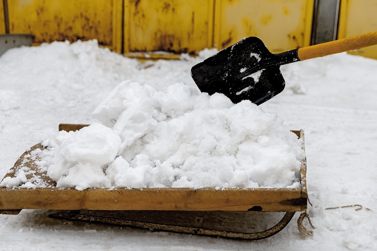 5 Tips for Getting Rid of Ice and Salt Residue on Your Garage Door